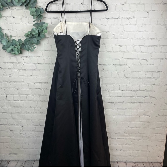 BETSY & ADAM by Jaslene Women Vintage Black Overlay Evening Gown size 10 - Picture 2 of 8